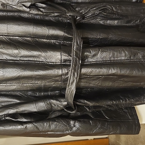 A women's Genuine Black Leather. - Picture 4 of 4